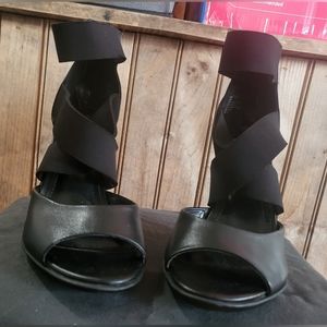 Women's US 5.5 Kenneth Cole strapped high heel